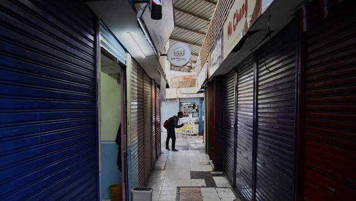 Sejumlah pelaku Usaha Mikro Kecil dan Menengah (UMKM) terpaksa menghentikan operasional mereka di kawasan kuliner District Blok M, Jakarta Selatan. Lonjakan harga sewa kios yang mencapai Rp15 juta per bulan membuat banyak gerai makanan dan minuman tidak sanggup bertahan.