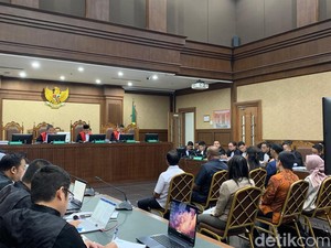 Istri Terdakwa Eks Panitera Muda Perdata PN Jakut Jadi Saksi Kasus Suap Hakim