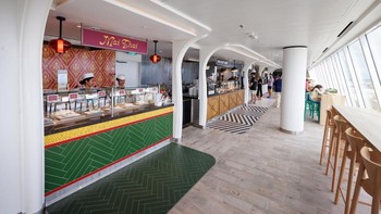 Ada software NAPA Stability generasi terbaru untuk mengukur stabilitas dan informasi kerusakan kapal, optimasi rute berbasis AI, sampai aplikasi tamu real time dengan pendekatan digital first. Foto: Royal Carribean