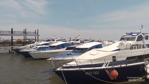 Cuaca Buruk, Gagal deh Naik Kapal Wisata Murah ke Pulau Seribu