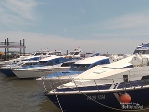 Cuaca Buruk, Gagal deh Naik Kapal Wisata Murah ke Pulau Seribu