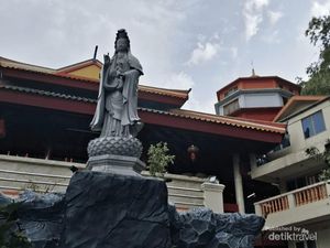Wajah Nyata Toleransi dan Kebersamaan di Vihara Sakyawanaram