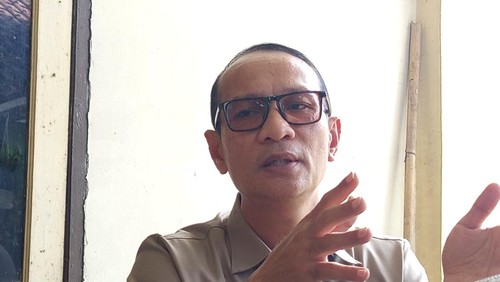 Wali Kota Mataram Mohan Roliskana saat diwawancarai di Mataram, Rabu (3/9/2025). (Nathea Citra/detikBali)