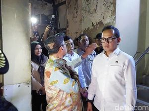 Respons Bima Arya Lihat Kerusakan Gedung DPRD Kab Cirebon Pascademo