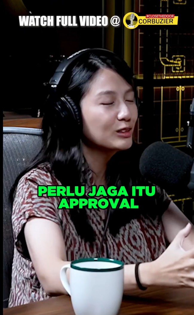 Abigail juga turut menyuarakan protesnya pada kinerja DPR di Indonesia. Melalui akun Instagramnya ia turut menggaungkan 17+8 tuntutan rakyat. Foto: Instagram/@abigailimuria