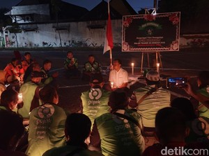Walkot Solo-Komunitas Ojol Peringati 7 Hari Meninggalnya Affan