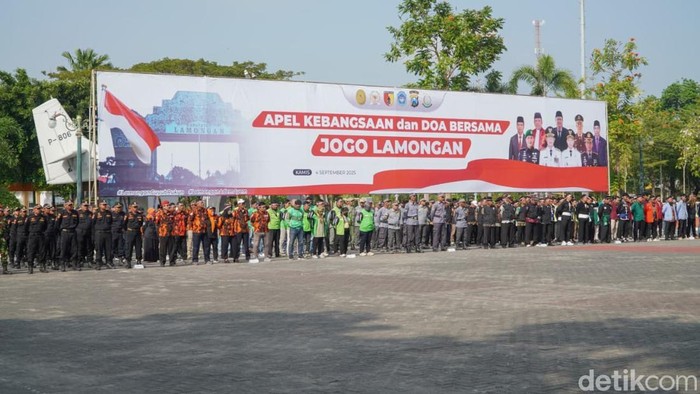 Apel kebangsaan dan doa bersama di Lamongan