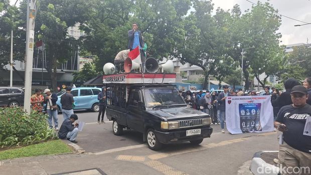 Demo di depan DPRD DKI Jakarta. (Brigitta/detikcom)