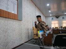 Rombongan Ketua Dewas RSUD Banting Wartawan Peliput Pansus Hak Angket DPRD Pati