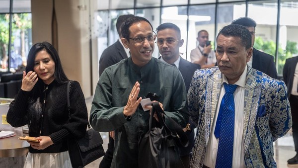 Kasus Chromebook, Nadiem Makarim Kembali Datangi Kejagung Didampingi Hotman Paris