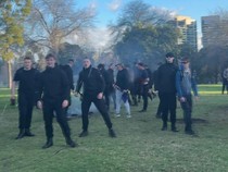 Dunia Hari Ini: Warga Australia Diduga Serang Kamp Aborigin Ditangkap