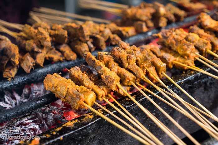 Foodies! Ini 10 Makanan Indonesia Favorit Mark Wiens yang Layak Dicoba Foodies! Ini 10 Makanan Indonesia Favorit Mark Wiens yang Layak Dicoba