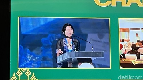 Pelajar dari Green School Bali, Ni Putu Pradnya Lalita Nara saat menjadi pembicara di Chandi Summit 2025 Bali, Kamis (4/9/2025).