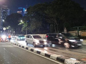 Demo Buruh di Patung Kuda Bubar, Jl Medan Merdeka Selatan Kembali Normal