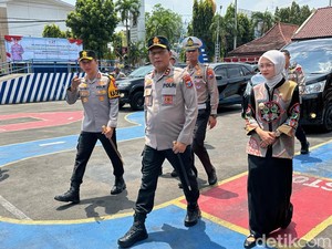 Kapolda Jatim Tinjau Mapolres Kediri Kota yang Rusak, Pastikan Kondusif
