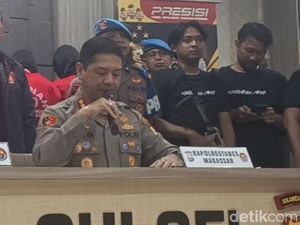 Polisi Ungkap Upaya Pemadaman Kebakaran DPRD Makassar-Sulsel Dihalangi Massa