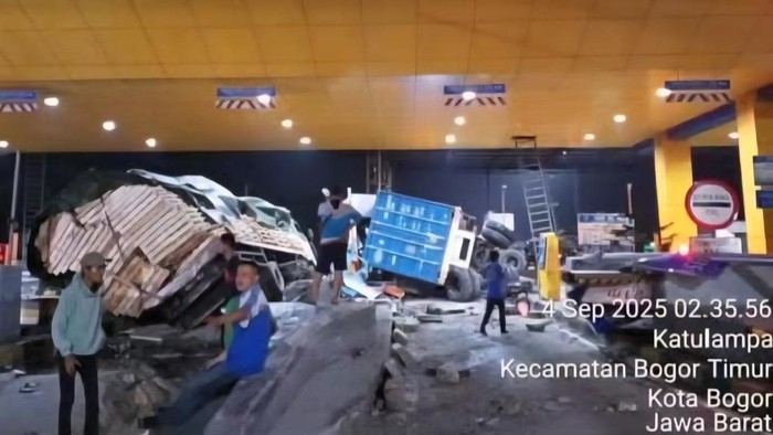 Kecelakaan di GT Ciawi 2 Tol Jagorawi arah Jakarta, Kamis (4/9/2025) dini hari tadi.