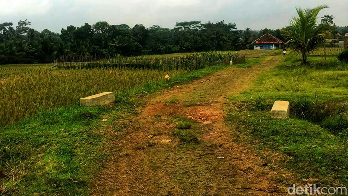 Kondisi Jalan di Desa Kadaleman