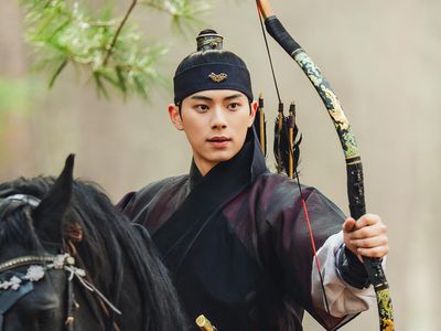 Potret Lee Chae Min, Si Brondong dari Korea