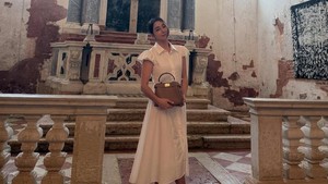 Lee Min Jung ada di Venice untuk menemani suaminya, Lee Byung Hun, buat pemutaran film No Other Choice. (Foto: dok. Instagram @216jung)
