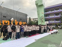 Mahasiswa Amikom Jogja Gelar Aksi 1.000 Lilin untuk Rheza Sendy Pratama