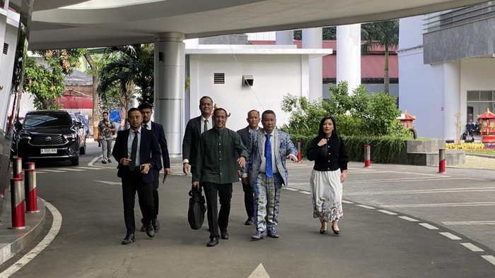 Mantan Mendikbudristek, Nadiem Makarim, hadiri pemeriksaan Kejagung hari ini