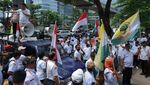 Massa Partai Berkarya Desak Kemenkumham Sahkan Hasil Munas
