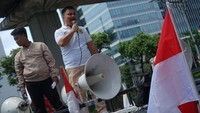 Dalam orasinya, pengurus partai menilai hasil Munas sudah diserahkan secara resmi namun tidak kunjung ditindaklanjuti. Massa mendesak pemerintah segera merespons permohonan tersebut. 