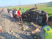 Viral Warga Jarah Muatan Mobil Tertabrak KA di Kendal, Ini Kata Polisi