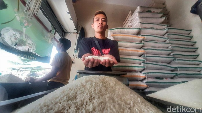 Pedagang beras di Pasar Soreang