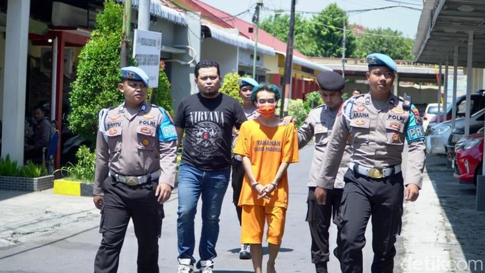 Pelaku pelemparan bom molotov ke Pos Polisi Pandaan