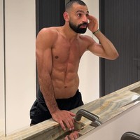 Mohammed Salah   Bintang lapangan lain yang tubuhnya ‘bersih’ adalah Mosalah. Ia diketahui tidak punya tato atau tindik juga karena agama. “Aku tidak punya tato, aku tidak mengubah gaya rambutku, aku tidak tahu cara menari. Aku hanya ingin bermain sepak bola,” kata Salah. Foto: Instagram