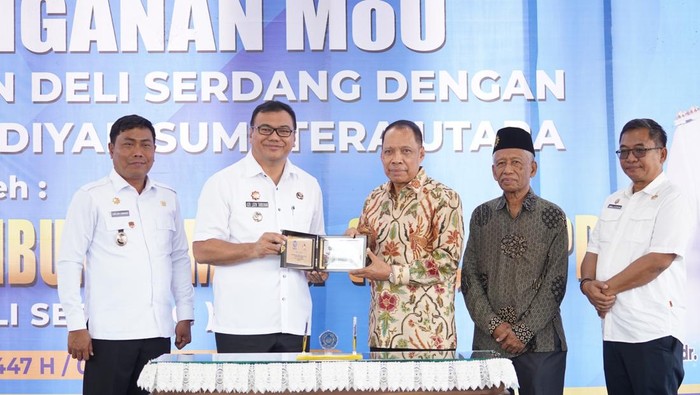 Penandatanganan kerjasama Pemkab Deli Serdang dan UMSU