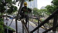 JPO di Jl Medan Merdeka Barat menjadi salah satu dari sekian banyak titik perbaikan fasilitas publik di Jakarta tahun ini.