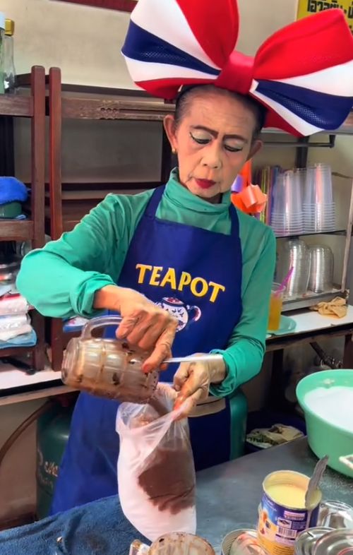 Penjual milo nyentrik