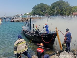 Kapal Terbakar di Dermaga Labuhan Haji Lombok, Nakhoda Lompat ke Laut