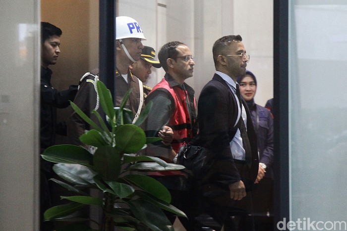 Mantan Menteri Pendidikan, Kebudayaan, Riset, dan Teknologi (Mendikbudristek) Nadiem Makarim resmi ditetapkan sebagai tersangka kasus dugaan korupsi pengadaan laptop Chromebook. Kejaksaan Agung langsung menahan Nadiem pada Kamis (4/9/2025).