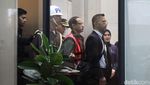 Potret Nadiem Makarim Jadi Tersangka Kasus Korupsi Laptop Rp1,98 Triliun