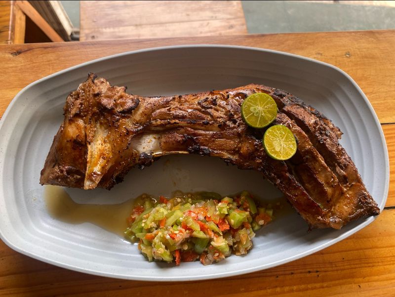 Rekomendasi tempat makan rahang tuna bakar khas Manado di Jakarta