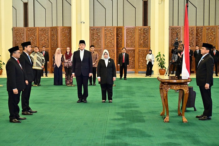 Sekjen DPR Lantik 2 Pejabat Tinggi Madya, Guru Besar Unej Jadi Kepala BKD