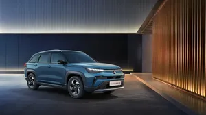 Punya Mesin Strong Hybrid, Ini Dia SUV Baru Suzuki Victoris