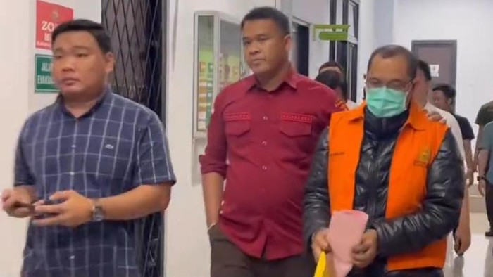 Tersangka dugaan korupsi anggaran makan-minum pasien dan non-pasien RSUD Curup tahun 2022–2023.