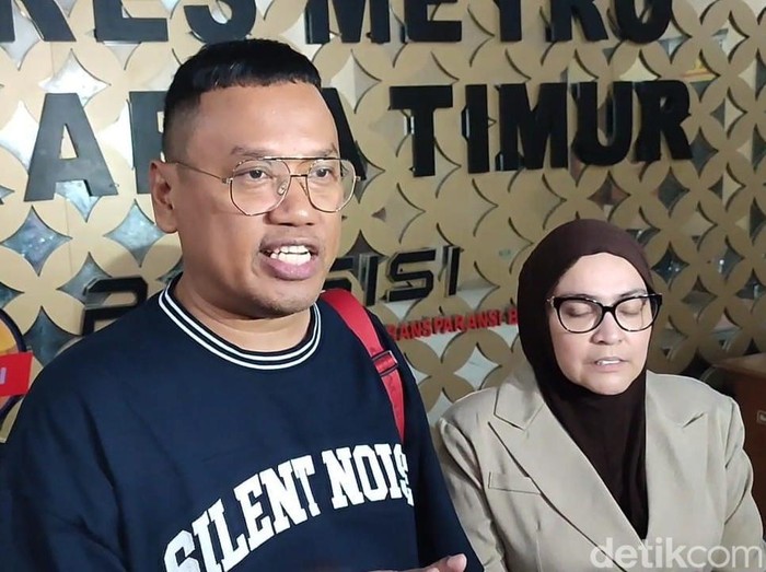 Uya Kuya Uya Kuya dan istri, Astrid, di Polres Jakarta Timur, Rabu (3/9/2025).