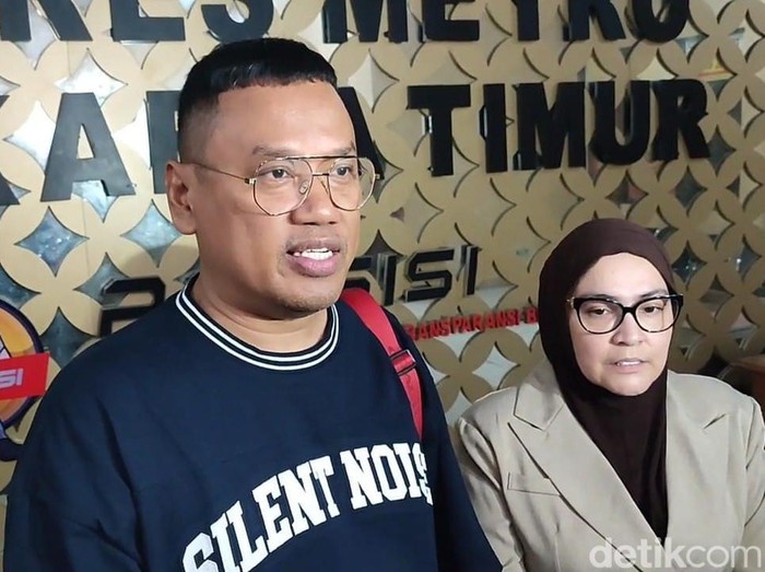 Uya Kuya Uya Kuya dan istri, Astrid, di Polres Jakarta Timur, Rabu (3/9/2025).