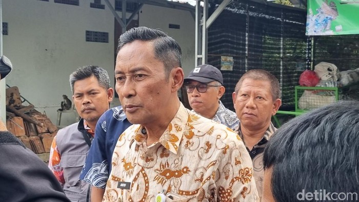 Wakil Bupati Bantul, Aris Suharyanta saat memberikan keterangan di Pajangan, Bantul, Kamis (4/9/2025).