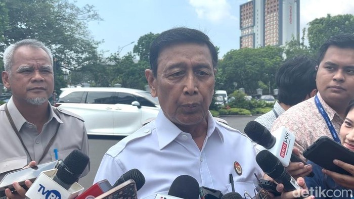 Penasihat Khusus Presiden Bidang Politik dan Keamanan Jenderal TNI (Purn) Wiranto.