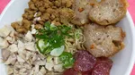 Nyempil dalam Perumahan! Ini 5 Bakmi Topping Babi yang Terkenal Enak
