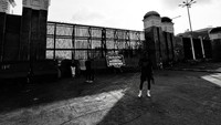 Suami dari Andrea Dian itu mengabadikan momen kebersamaan turun ke jalan bersama massa dalam potret hitam putih. Foto: Instagram @ganindrabimo