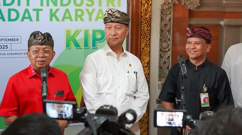 Gubernur Bali Wayan Koster, Menteri Perindustrian (Menperin) Agus Gumiwang Kartasasmita, dan Direktur Bank BPD Bali I Nyoman Sudharma, Kamis (4/9/2025) (Dok. BPD Bali)