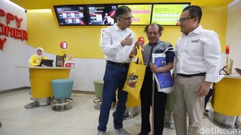 Interaksi personal ini tidak sekadar menjadi ajang seremonial, tetapi juga sarana untuk mendengarkan aspirasi masyarakat sekaligus mempererat hubungan antara perusahaan dan pelanggan. 